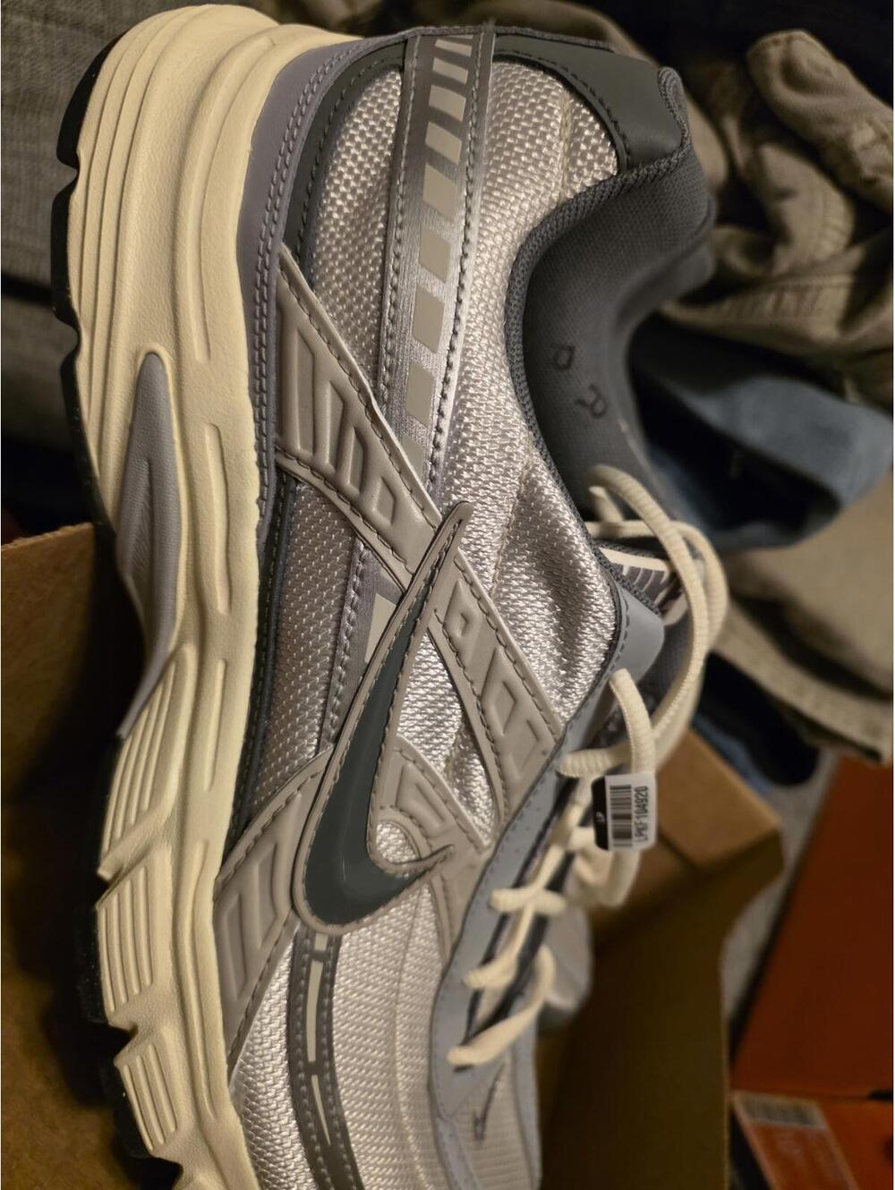 Nike Initiator  Silver and Grey mens Size 11.5 womens 13 Eur  45.5